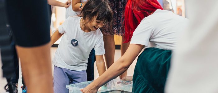 Educația care unește comunitățile: peste 42,9 milioane de lei investiți de fundațiile comunitare în educația copiilor și tinerilor din România